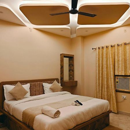 Hotel The Pushpraj バラナシ エクステリア 写真