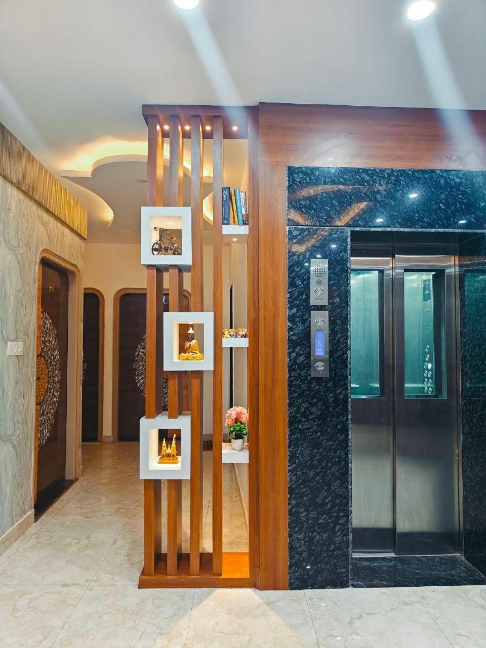 Hotel The Pushpraj バラナシ エクステリア 写真